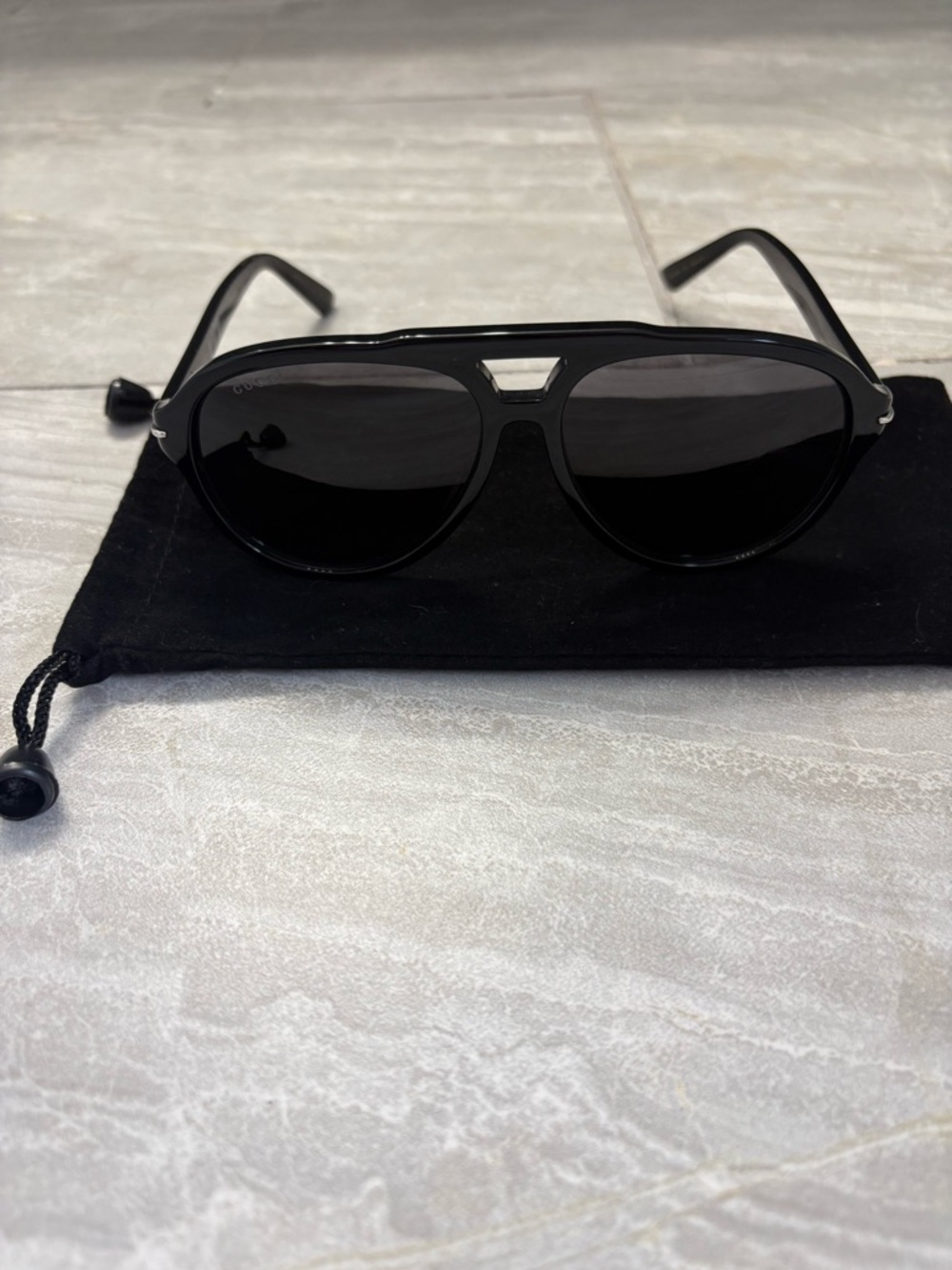 Gucci Black Gloss Aviator Sunglasses with Gold Accent - Picture 4 of 7